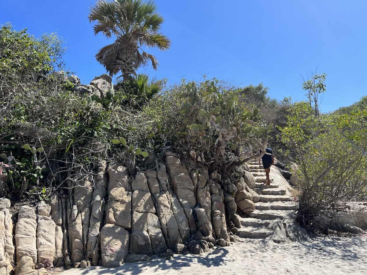 Passage through rocks at Roca Blanca. 