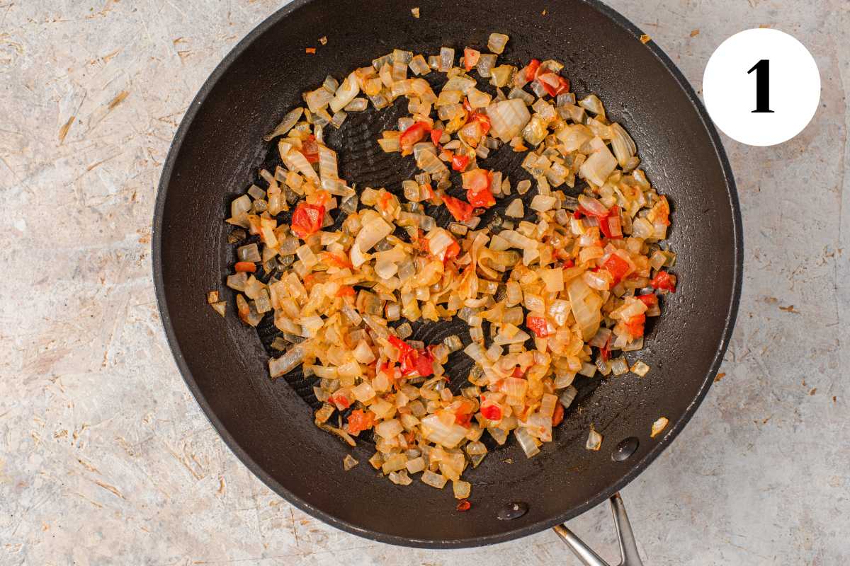 Fry the onions and tomato for meatball soup