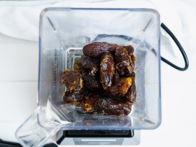 How to make date caramel