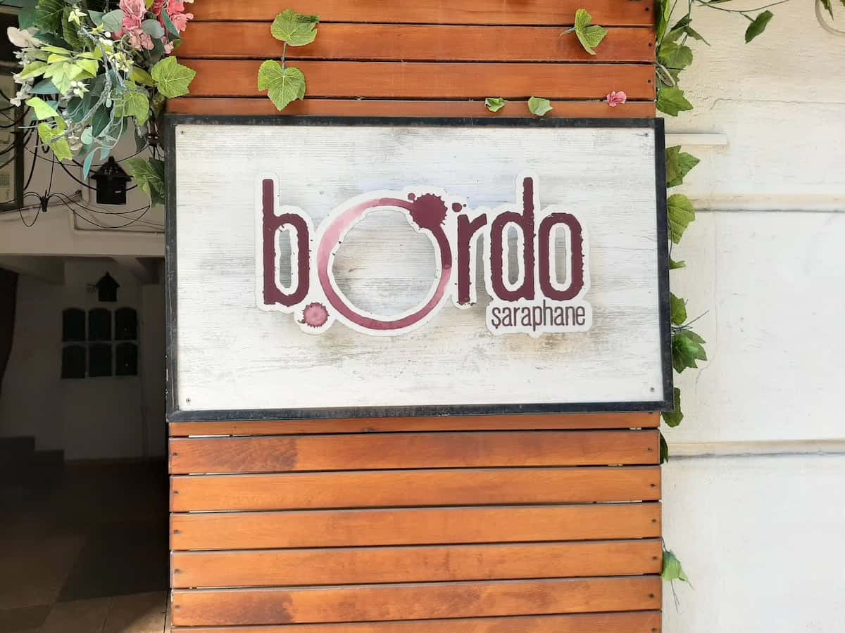 Bordo Saraphane exterior sign.