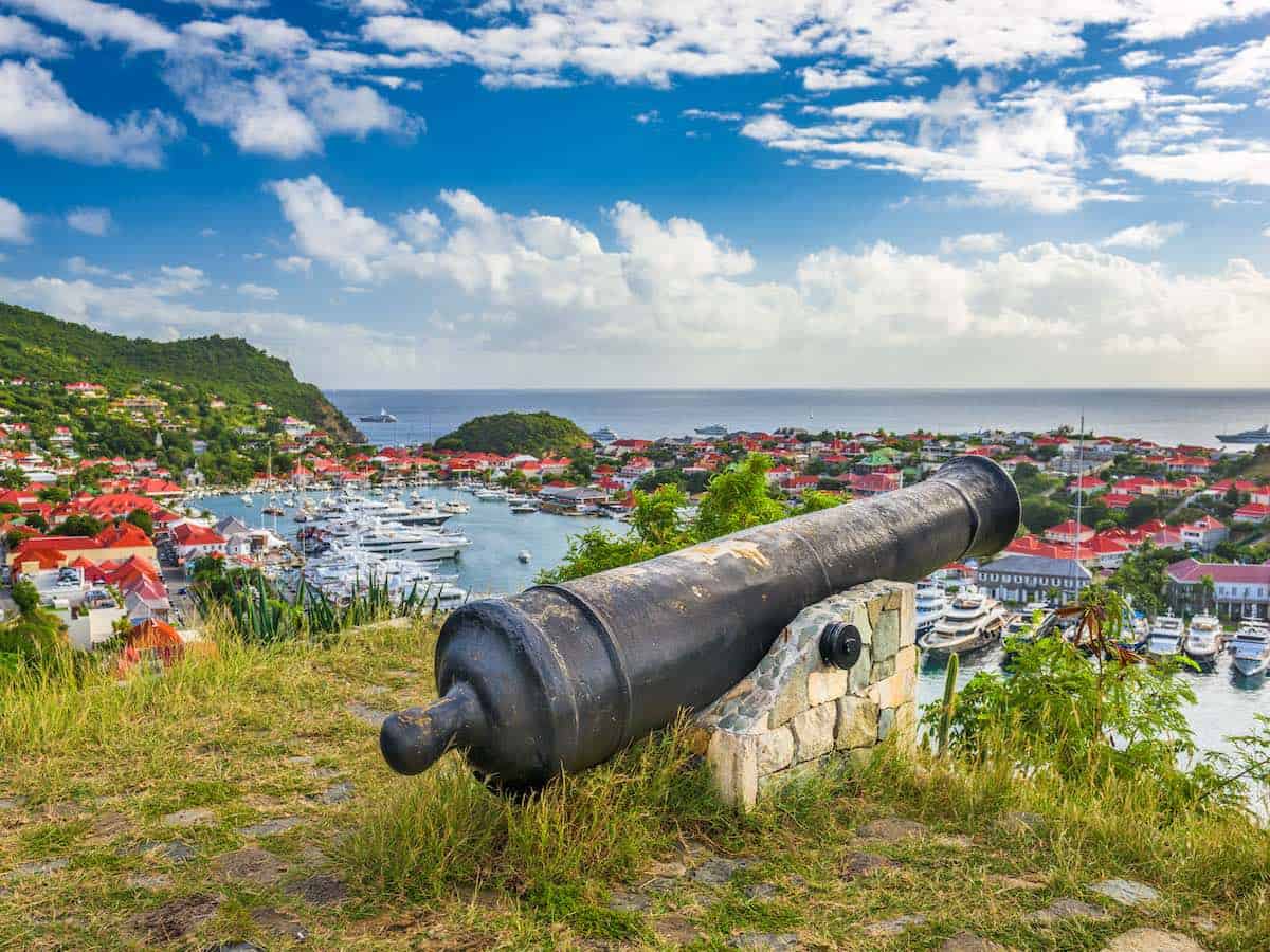 Cannon overlooking the harbour of St. Barts.