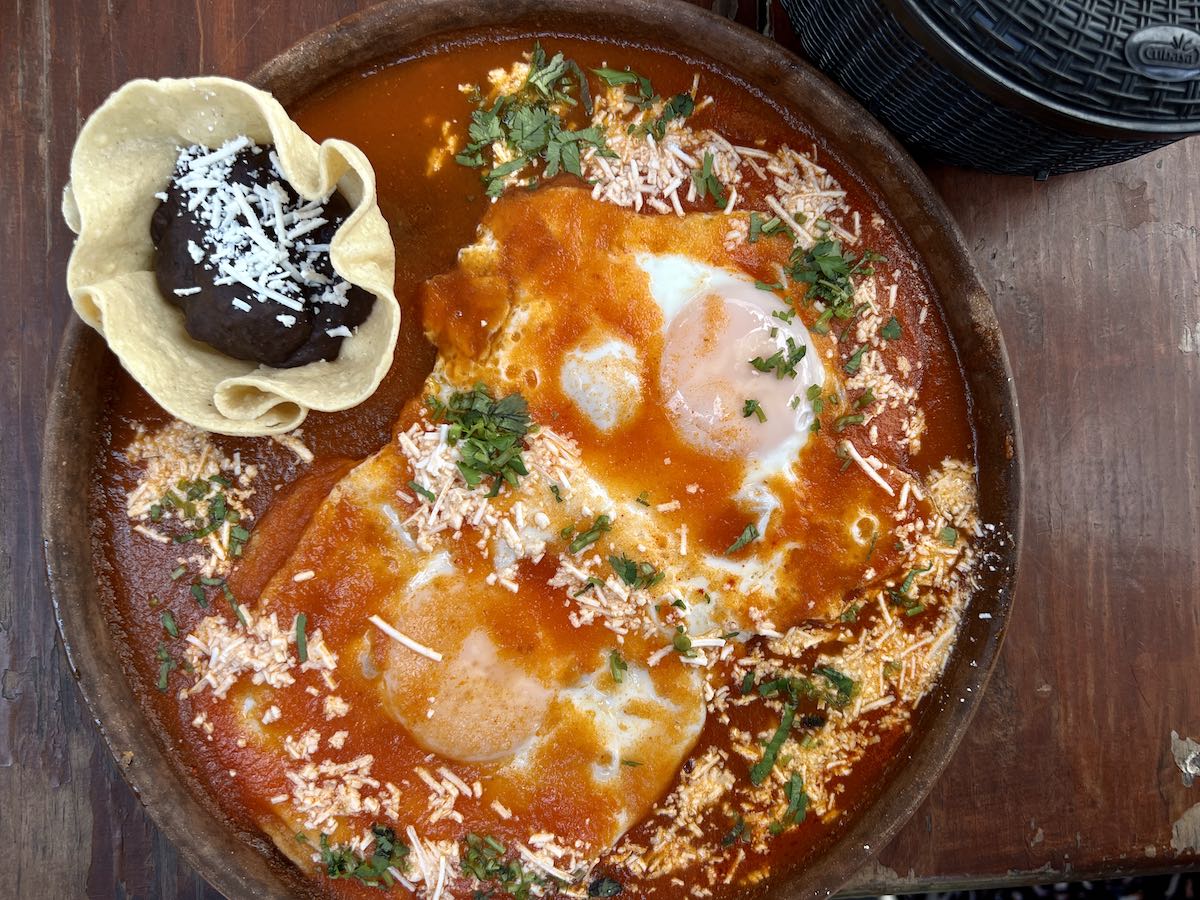 Huevos rancheros at NISZUL restaurant.