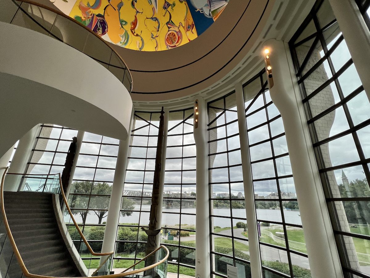 The Canadian Museum of History, designed by renowned architect Douglas Cardinal,  features a striking design of sweeping curves.