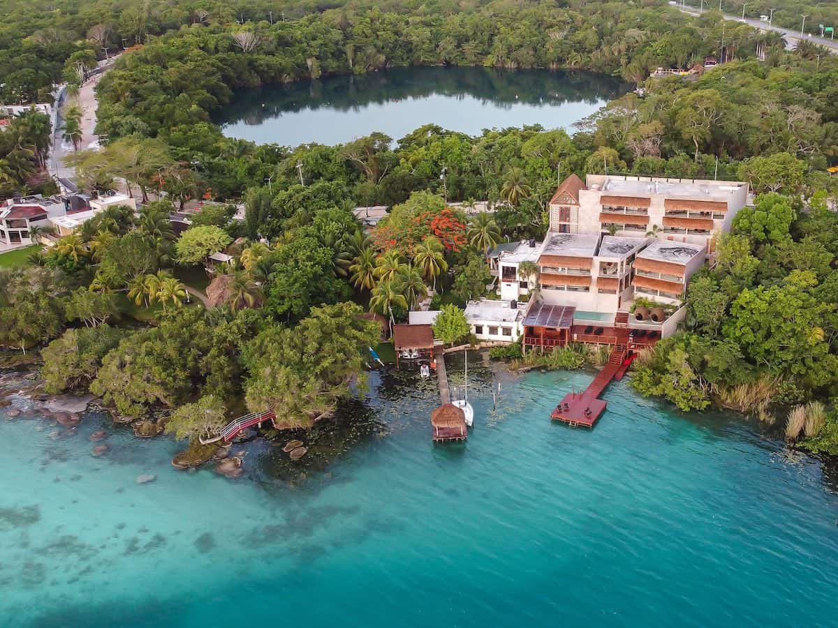 Amainah enjoys a privileged location facing Bacalar Lagoon. (Credit Amainah) 