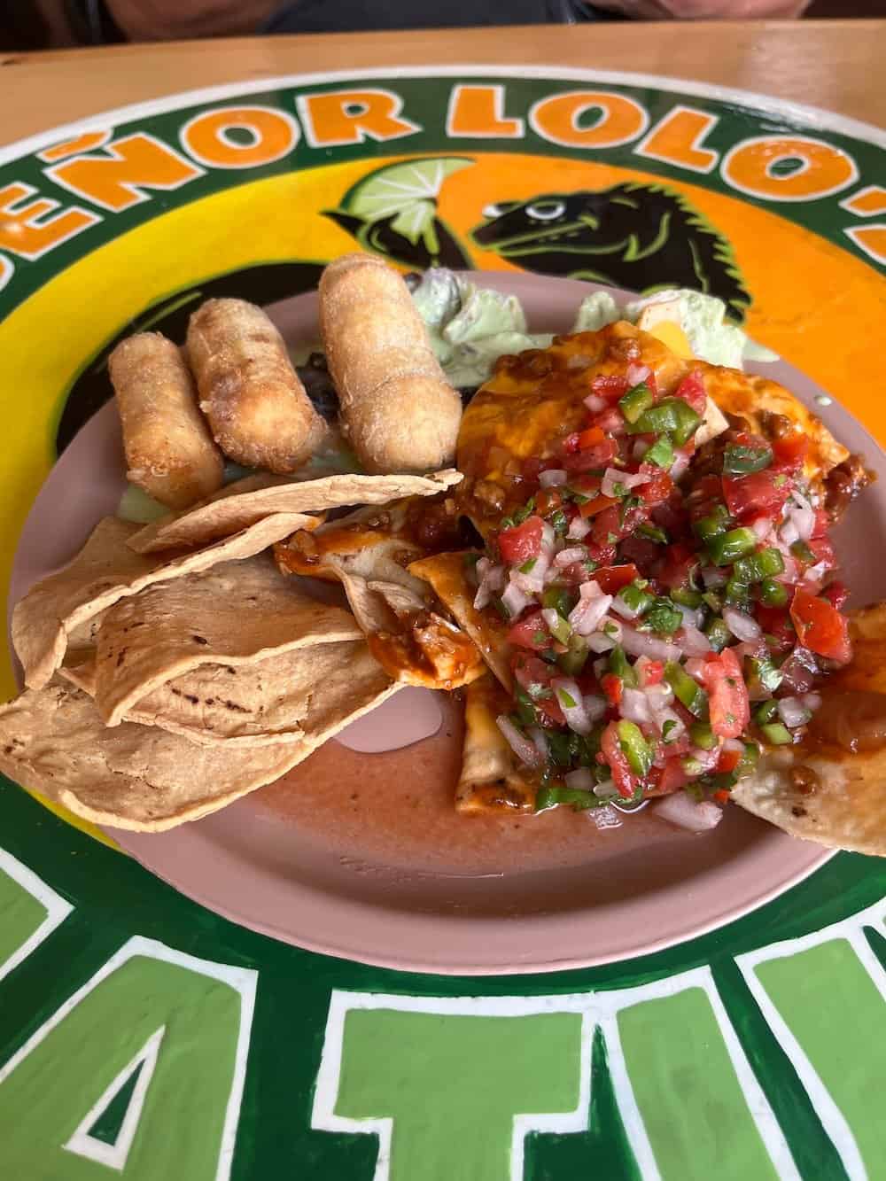 Appetizers at Happy Hour at Senor Lolos in Santa Cruz Huatulco. 