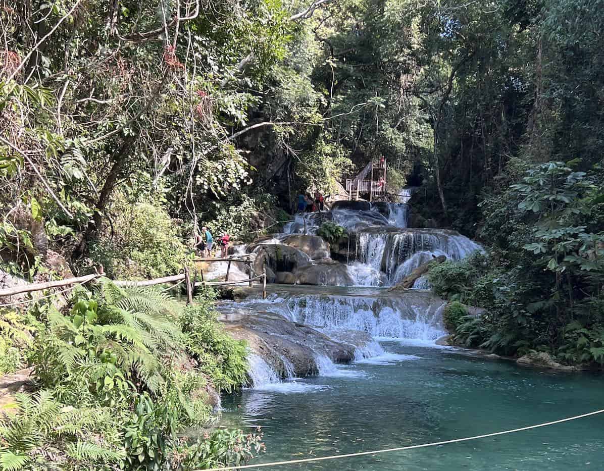 Much like a wedding cake, the cascadas magicas feature multiple terraces that cascade down the mountainside.