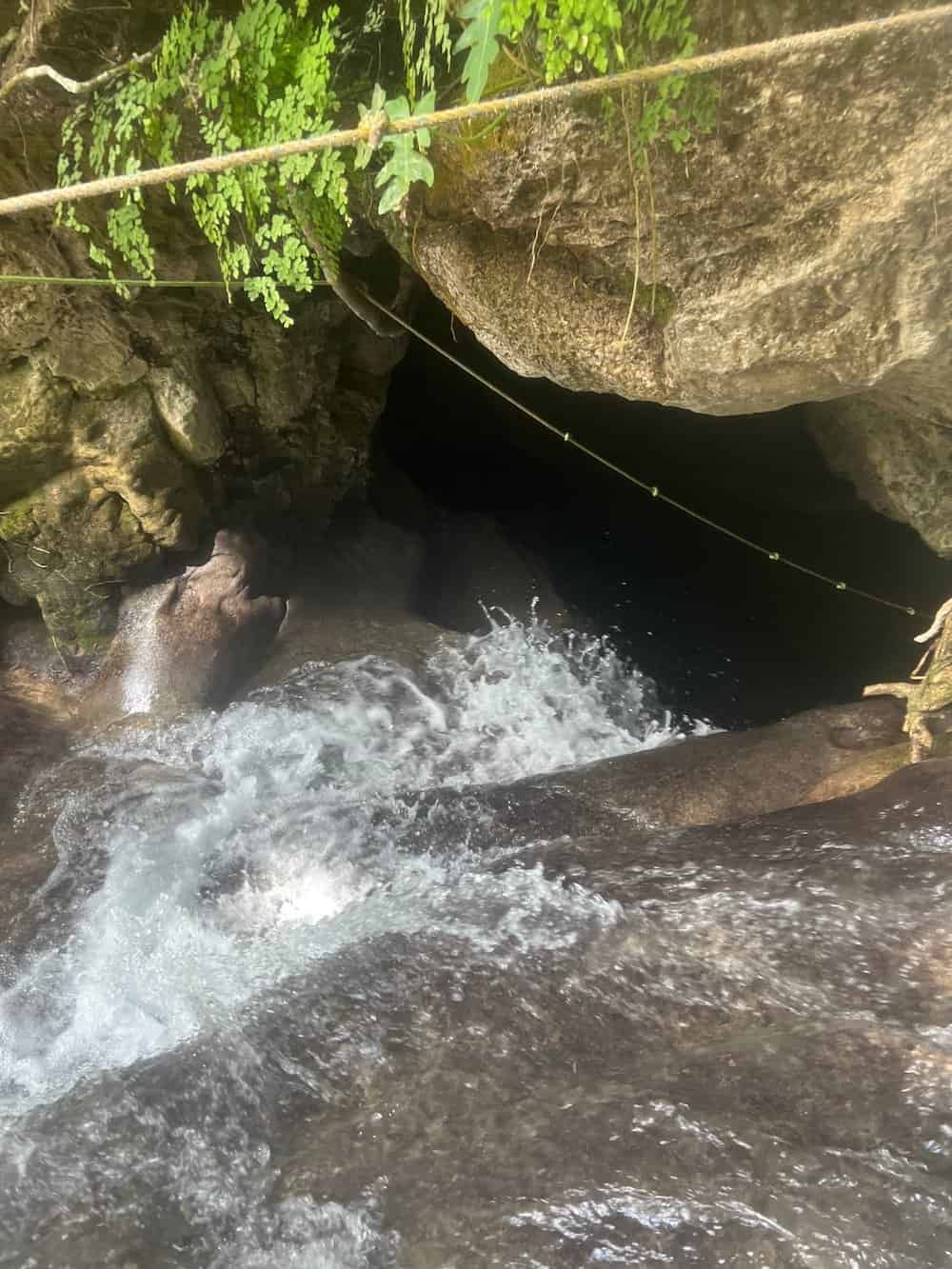 You can even descend into a cave within the rocks. (Credit: Francisco Sanchez)