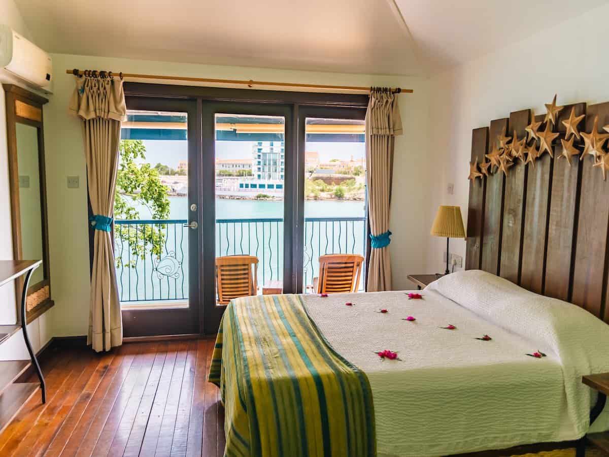 Colourful guest room. 